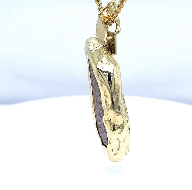 Handgefertigter Anhänger in 14 Karat Gelbgold mit australischem Opal & Brillanten