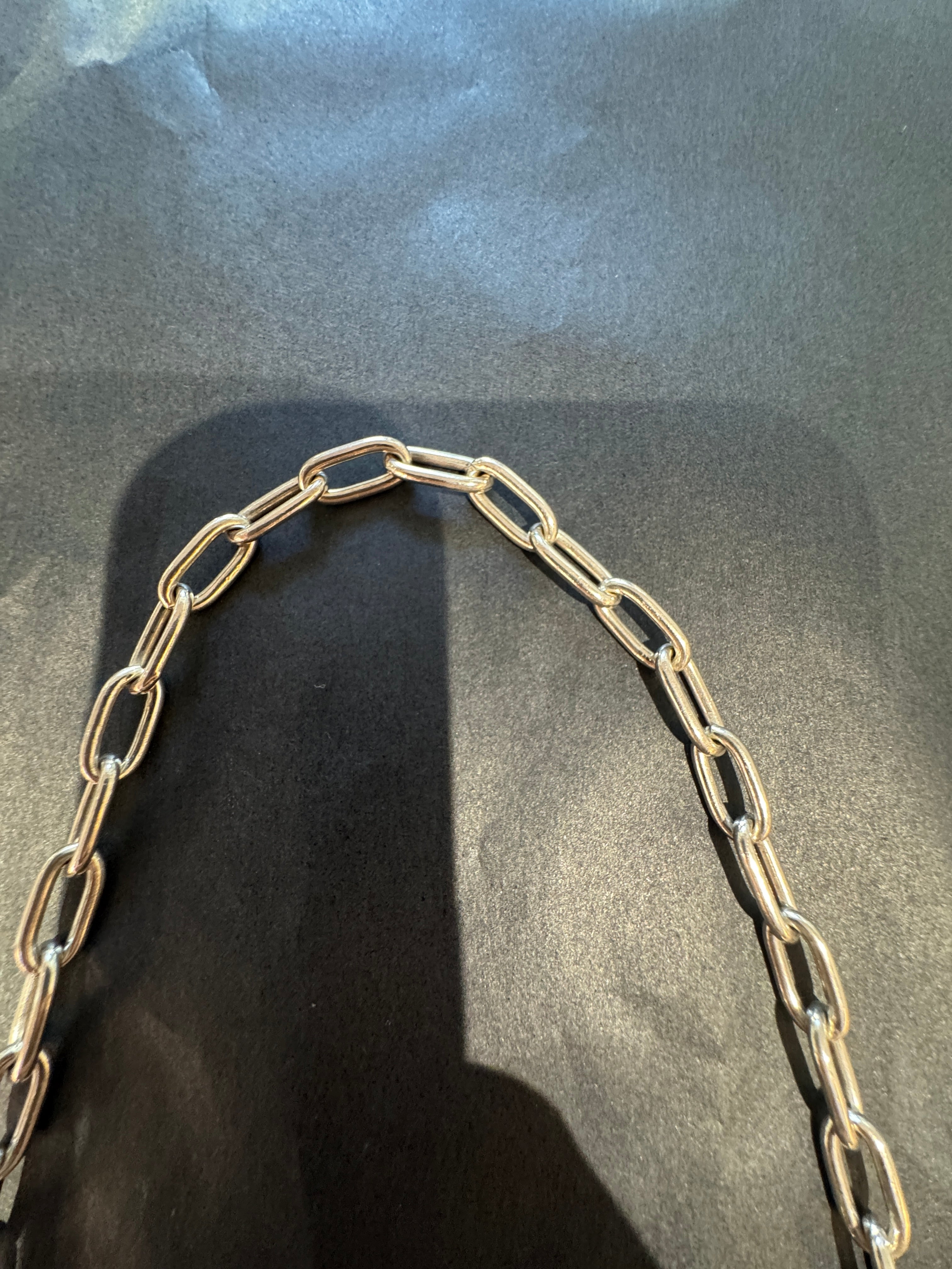 Einmalige Silbertasche aus 800er Silber mit blauen Schmucksteinen
