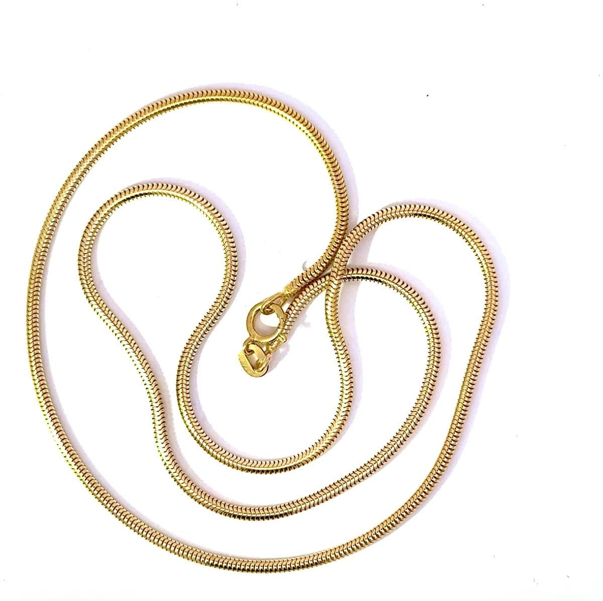 Elegant snake chain in 9 karat yellow gold with a spring ring clasp