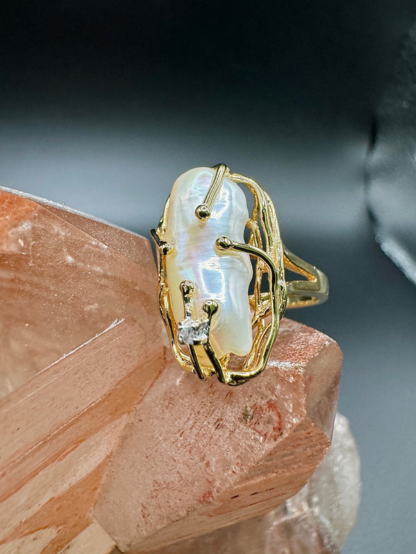 Ausgefallener Perlen-Ring in 14 Karat Gelbgold mit Brillant - Handarbeit