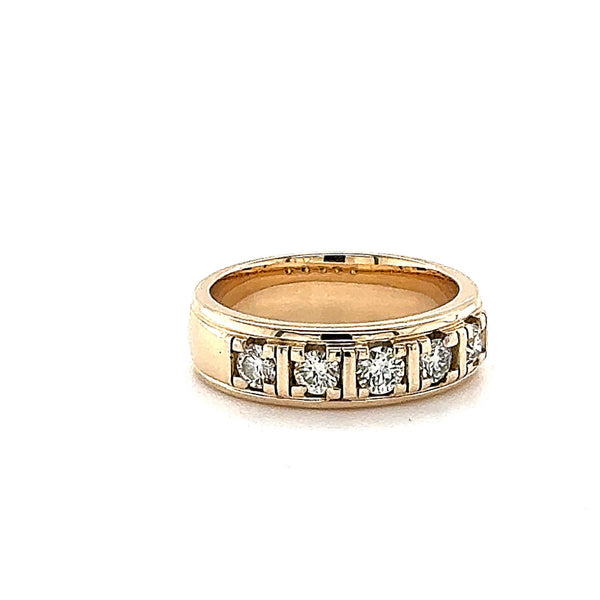 Hochwertiger Ring in 14 Karat Gelbgold mit feinen Brillanten & hohem Tragekomfort