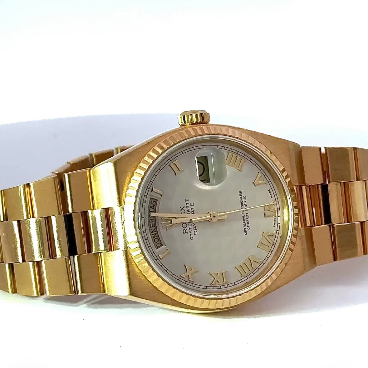 Rolex Day-Date Oysterquartz Ref. 19018 in 18 Karat Gelbgold