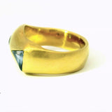 Handgefertigter 18 Karat Gelbgold Ring mit außergewöhnlichen Bicolor-Saphiren