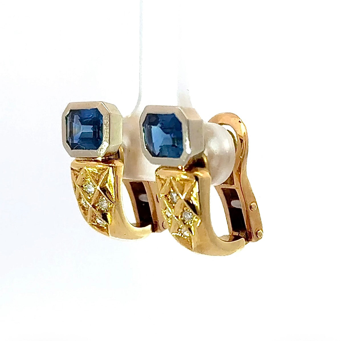 Extravagant 18k Gold Earrings with Sapphires & Brilliant-cut Diamonds