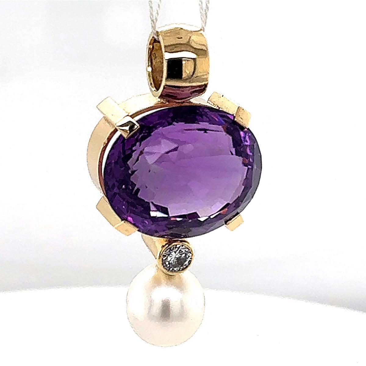 Beeindruckender Anhänger in 18 Karat Gelbgold mit feinen Amethyst, Brillant & Südsee-Perle
