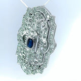 Beeindruckende Brosche in 14 Karat Weißgold mit Saphir & Diamanten