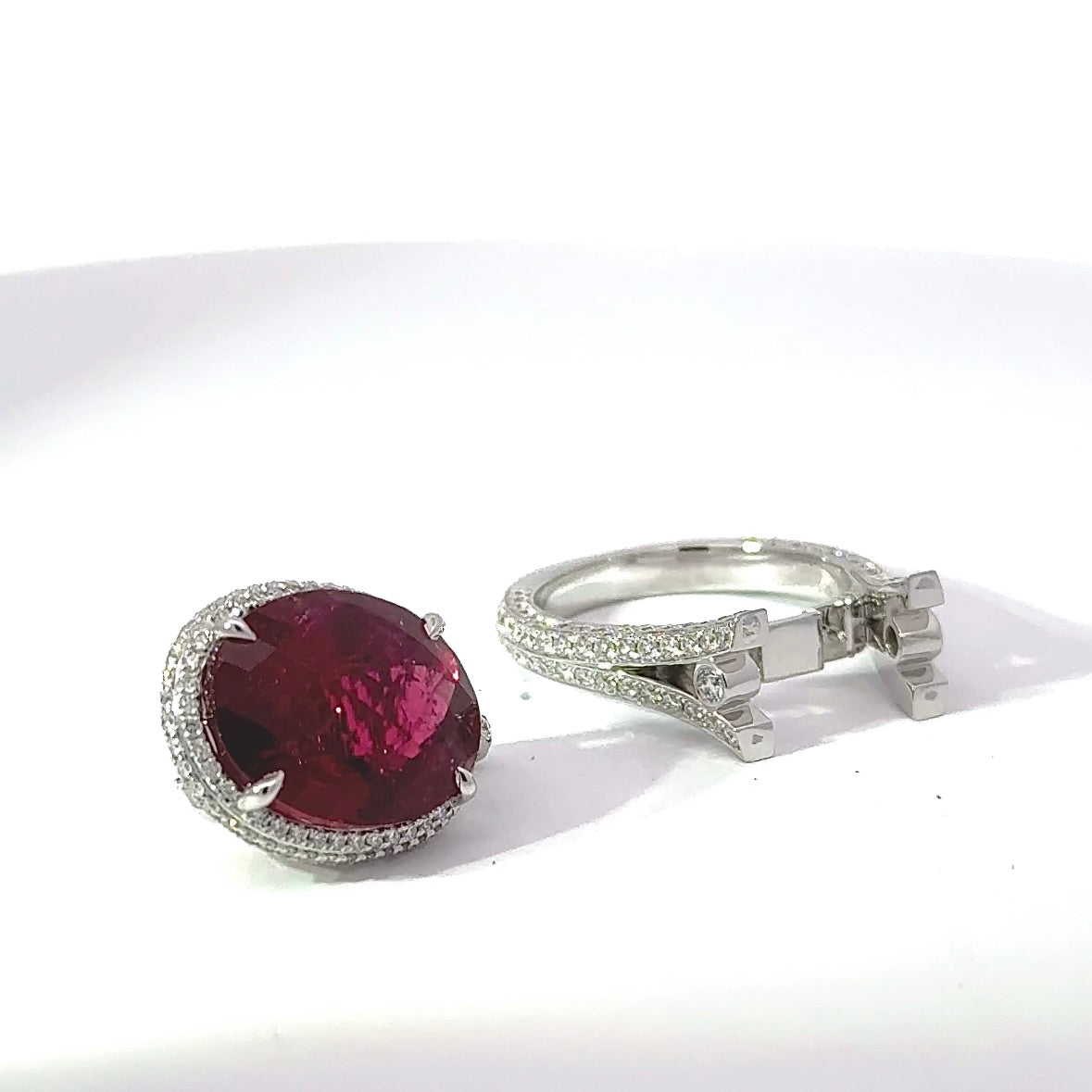 Impressive Ring & Pendant in 14 Karat White Gold with Rubellite & Brilliants