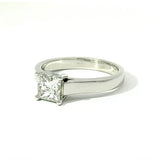 Massiver Solitär Ring in Platin mit hochfeinem Princess-Cut Brillanten