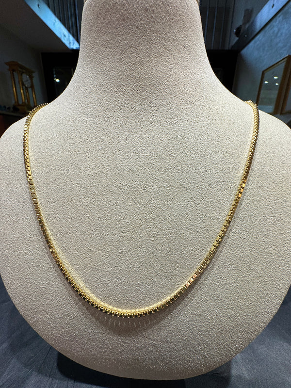 Leuchtende Venezianerkette in 8 Karat Gelbgold mit Federring