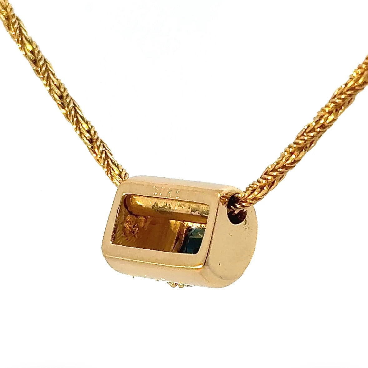 High-quality Goldbaur jewelry piece in 18K yellow gold with sapphire & diamonds