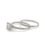 Solitaire ring in 18 karaat (750/-.) witgoud met 1 karaat briljant geslepen diamant en vooringezette ring
