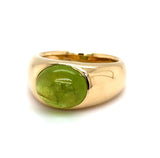 Massiver Ring in 18 Karat Gelbgold mit leuchtendem Peridot