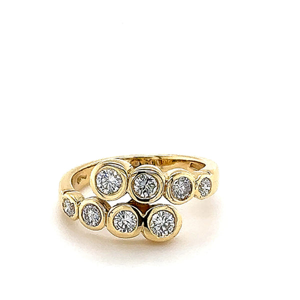 Stilvoller und eleganter Ring in 18 Karat Gelbgold mit hochfeinen Brillanten