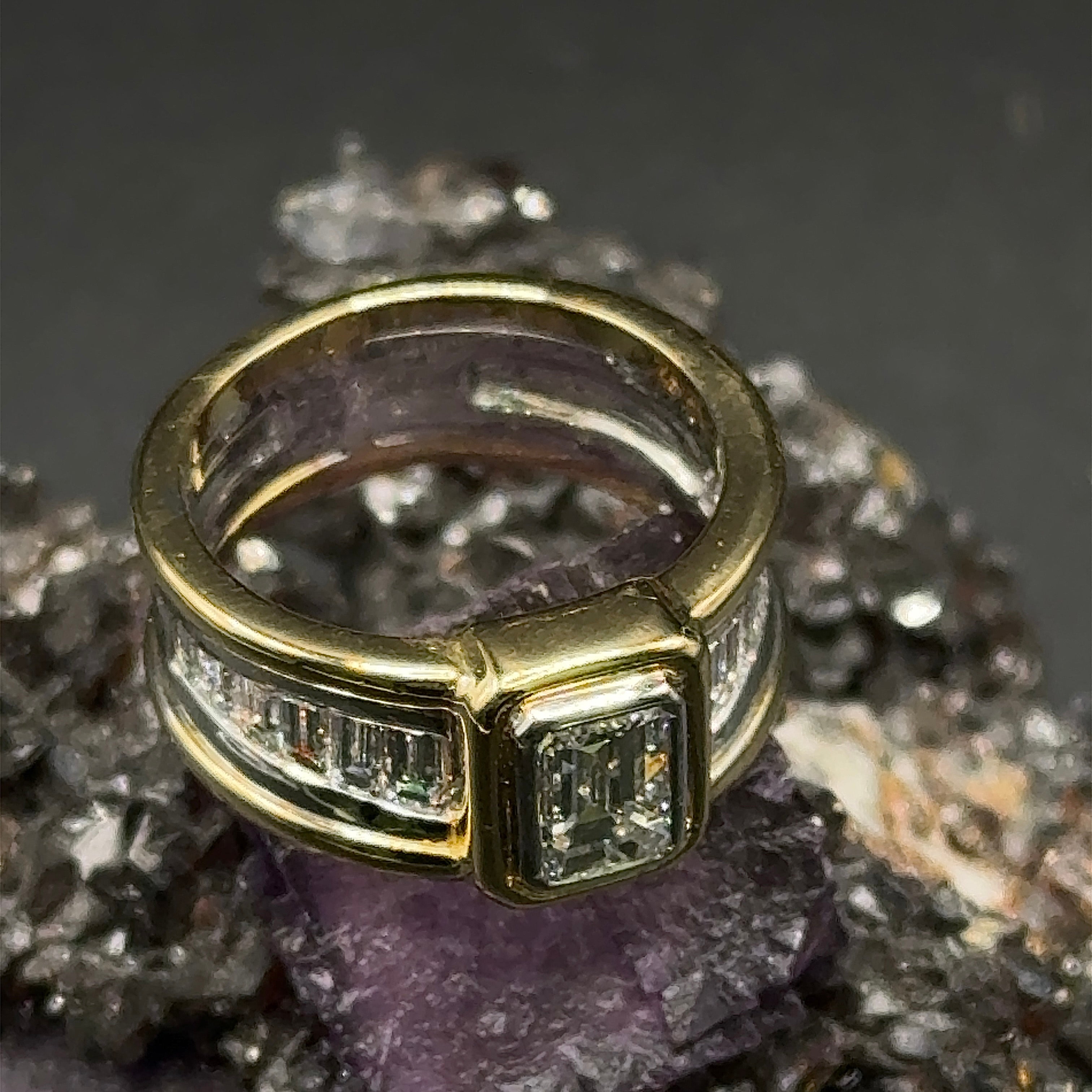 Handgefertigter Goldbaur Ring Bicolor in 18 Karat Gold mit Diamanten-Spitzenqualität