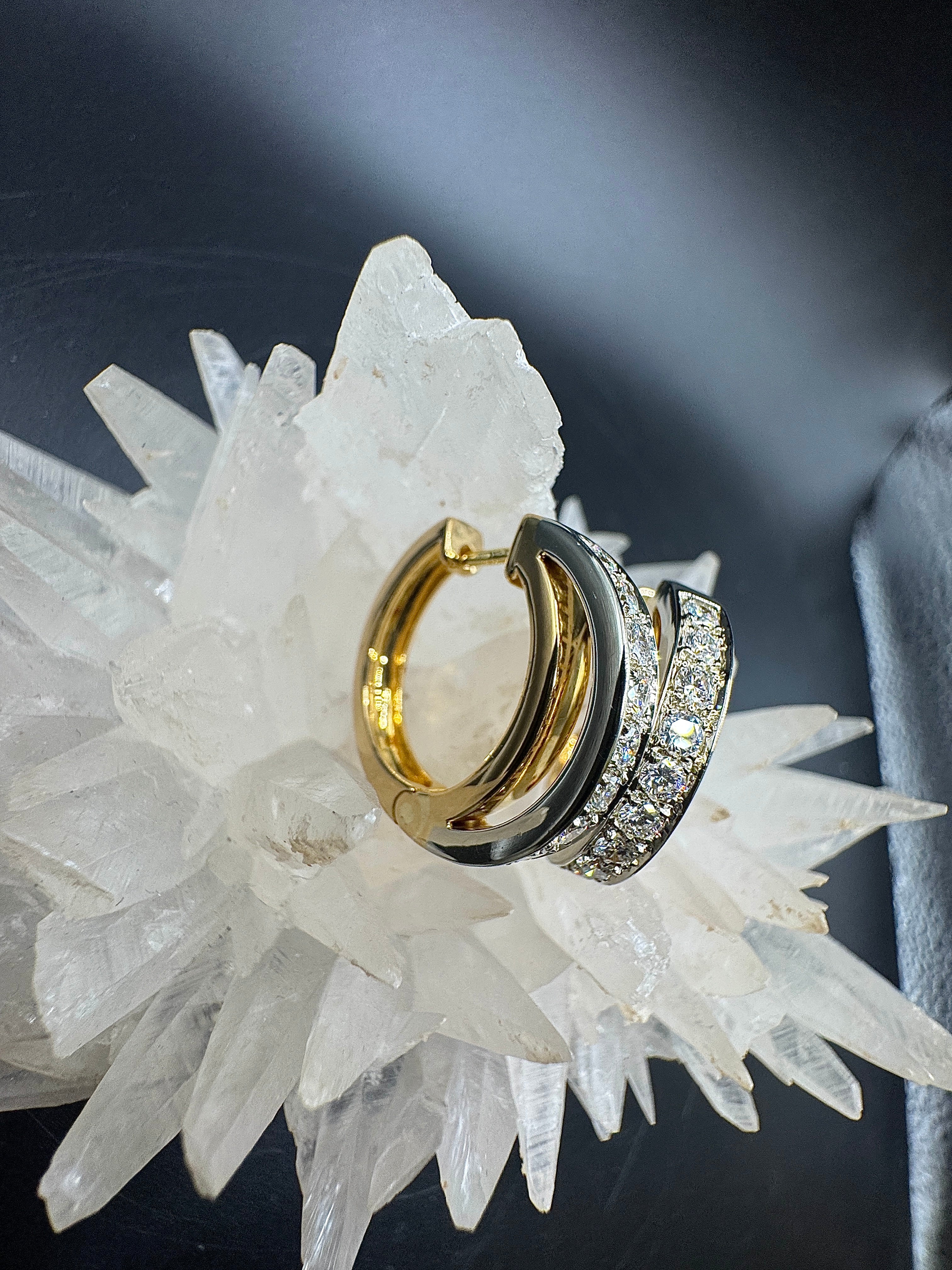 Edle Kreolen in 18 Karat Gelb- und Weißgold mit feinen Brillanten von Gio Caroli