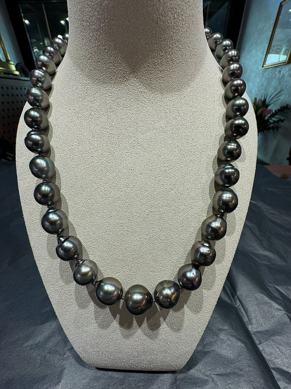 Elegante Tahiti-Perlen Kette mit Silber-Magnetschloss