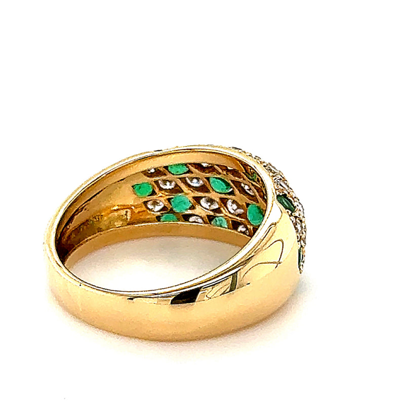 Eleganter Ring in 18 Karat Gelbgold mit leuchtenden Smaragden & Brillanten