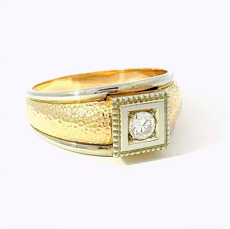 Massiver Solitär-Ring in 18 Karat Bicolor – handwerklich veredelt &amp; wirkungsvoll