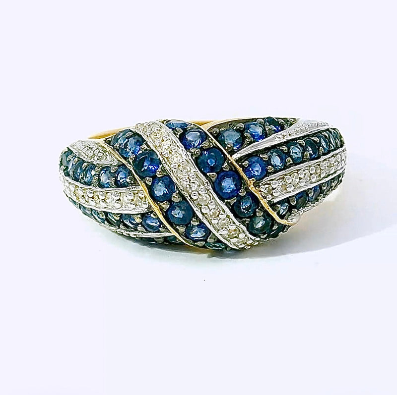 Wirkungsvoller Ring in 14 Karat Gelbgold mit Saphiren & Diamanten