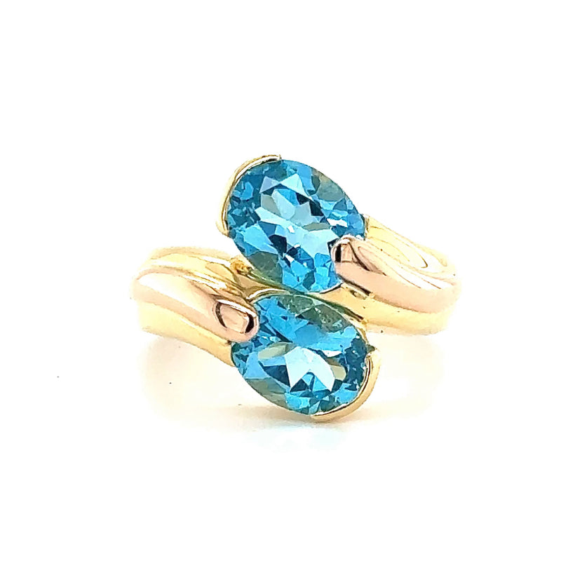 Besonderer Toi et Moi Ring in 18 Karat Gelbgold mit blauen Topas