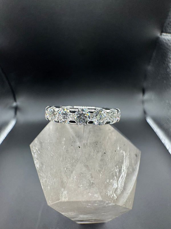 Massiver Memory Ring in 18 Karat Weißgold mit hochfeinen Brillanten