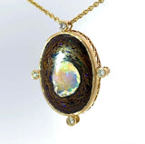 Besonderer Opal Anhänger in 14 Karat Gelbgold mit feinen Brillanten