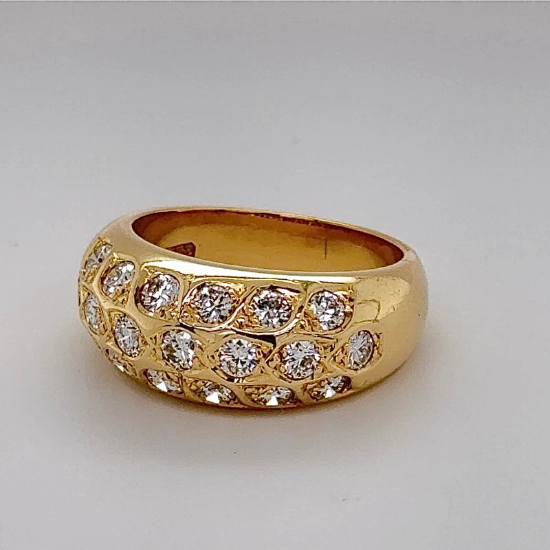 Stilvoller & breiter Ring in 18 Karat Gelbgold mit feinen Brillanten