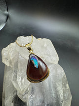 Eleganter Anhänger in 14 Karat Gelbgold mit australischem Boulderopal