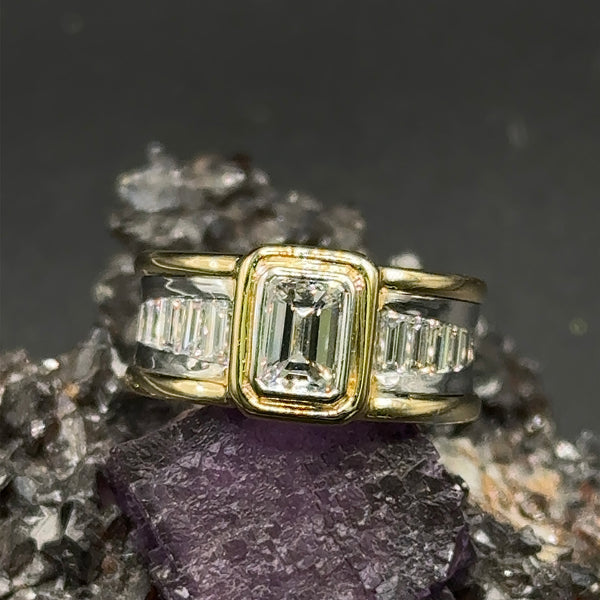 Handgefertigter Goldbaur Ring Bicolor 18 Karat Gold mit Diamanten-Spitzenqualität