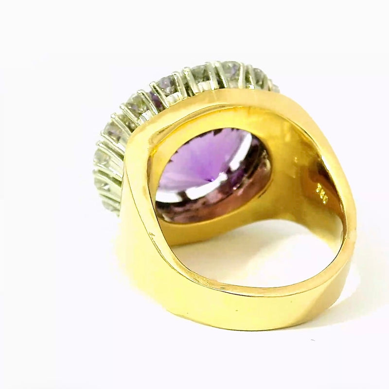 Prunkvoller Cocktailring in 18 Karat Gold mit großem Amethyst & Brillanten