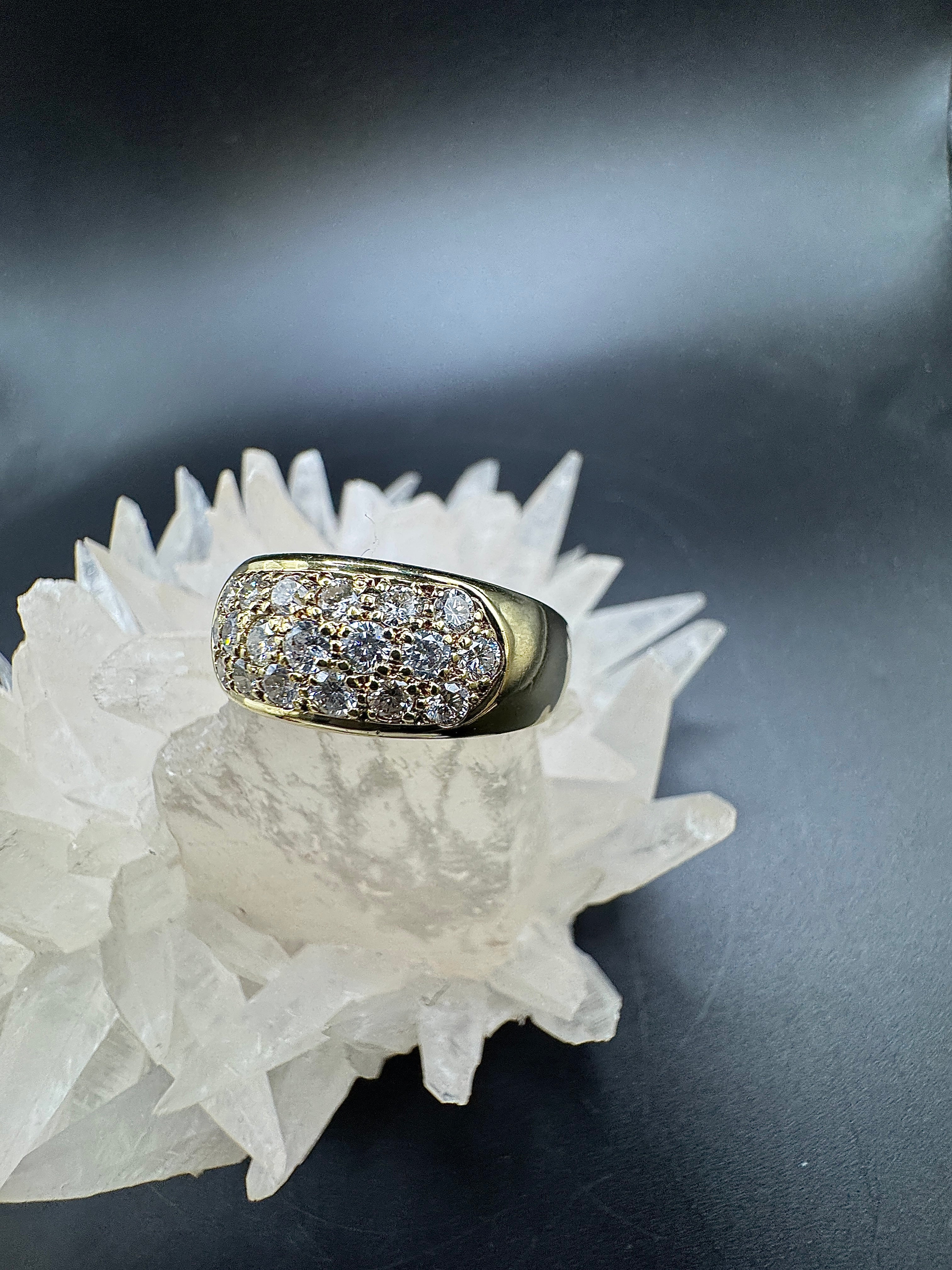 Wirkungsvoller Bandring in 14 Karat Gelbgold mit 1,00 Karat Brillanten