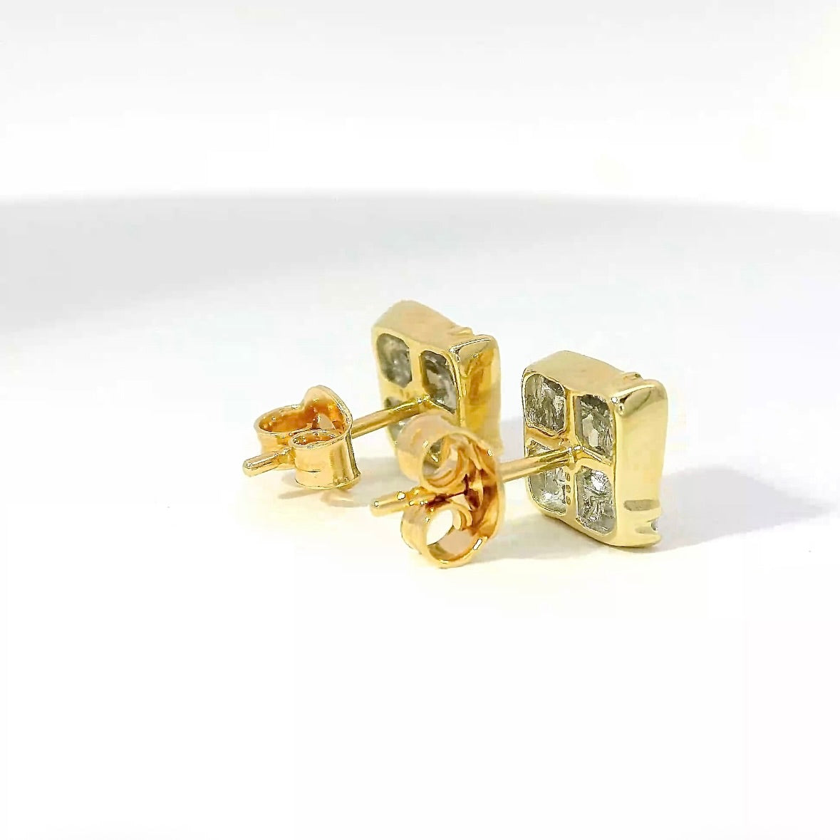 Elegante Ohrringe in 14 Karat (585) Gelbgold mit Diamanten
