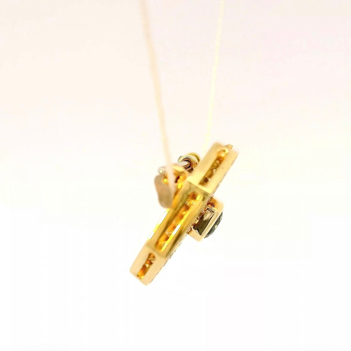 Elegante Brosche in 14 Karat Gelbgold mit Saphir & Diamanten