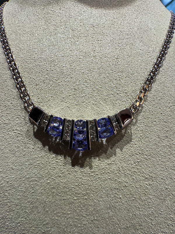 Elegantes Collier in 14 Karat Weißgold mit feinen Tansaniten & Brillanten