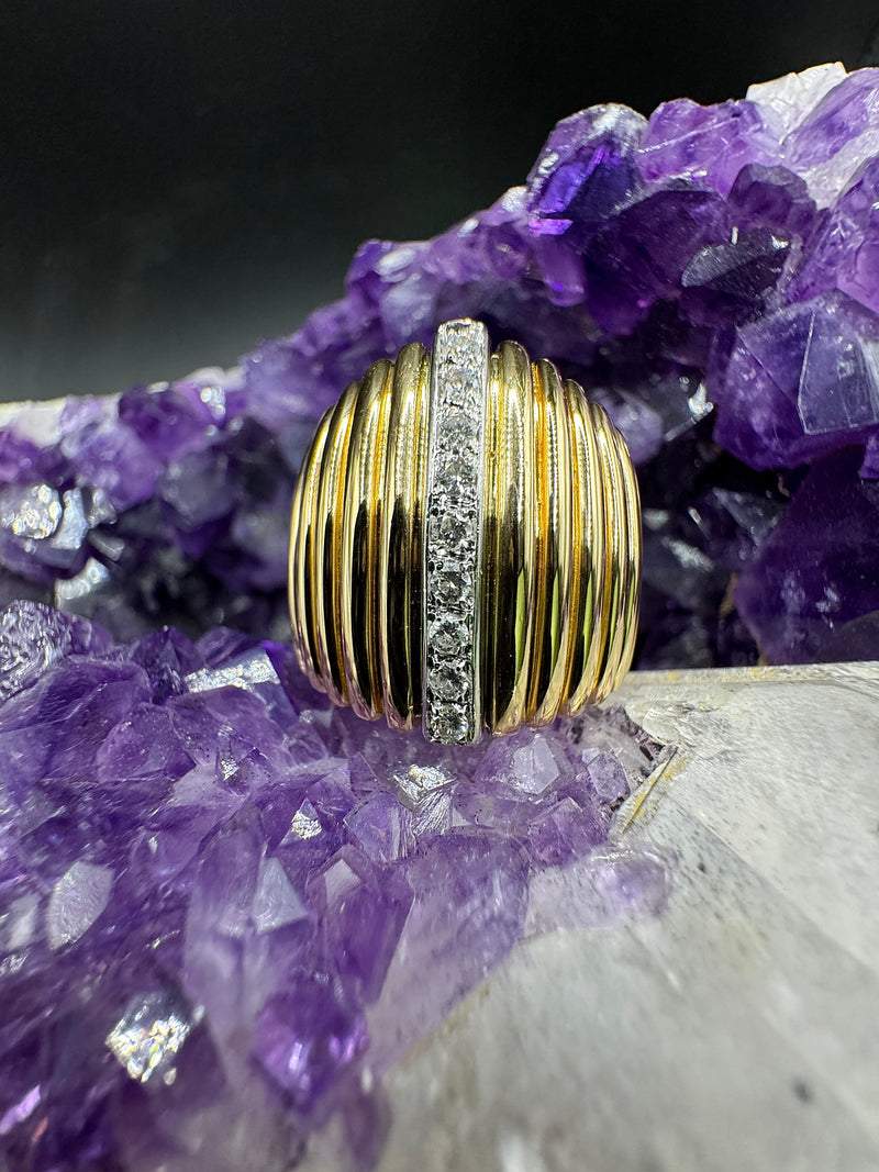 Einmaliger Vintage Ring in 18 Karat Gelbgold mit feinen Brillanten