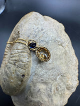 Edler Anhänger in 18 Karat Gelbgold mit hochfeinem Saphir & Fancy Brillant