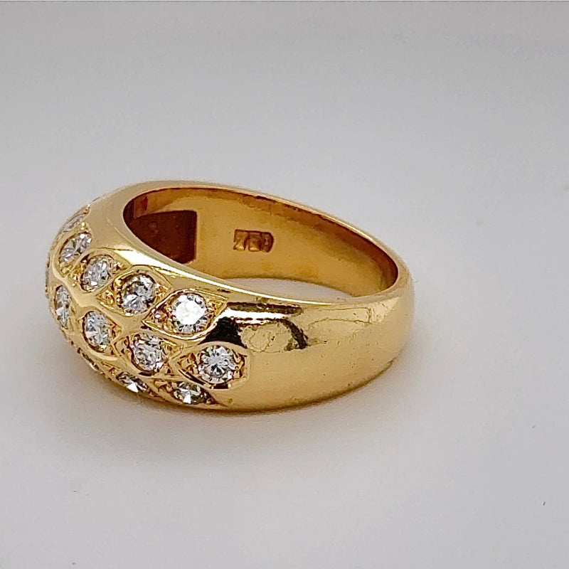 Stilvoller & breiter Ring in 18 Karat Gelbgold mit feinen Brillanten