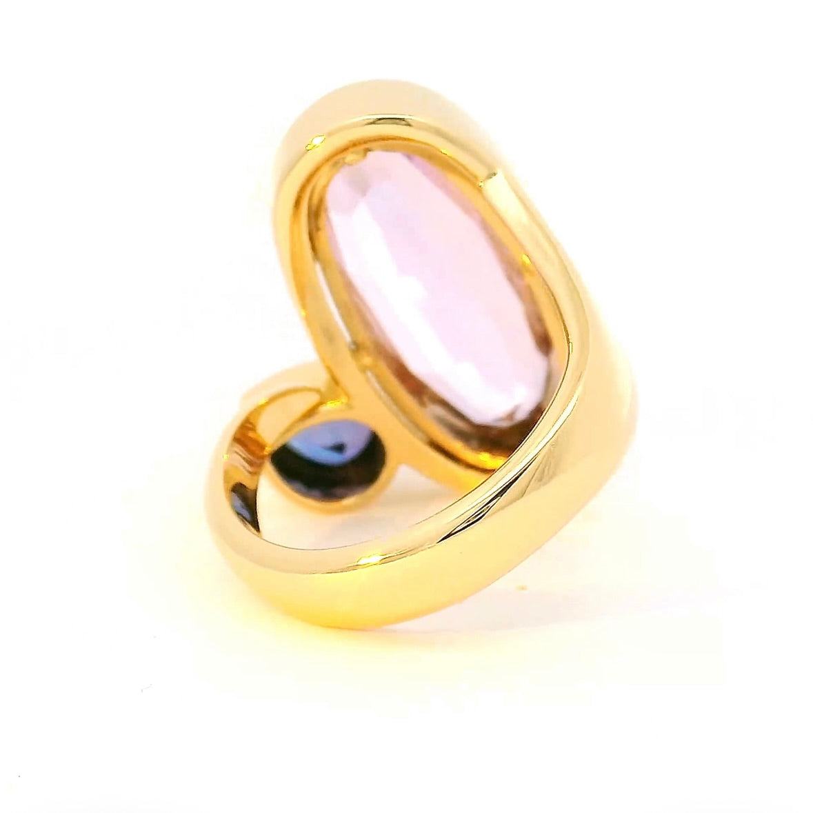 Handgefertigter Ring in 18 Karat Gelbgold mit Kunzit & Tansanit