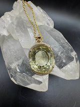 Beeindruckender Anhänger in 14 Karat Gelbgold mit riesigem Goldberyll & Brillanten