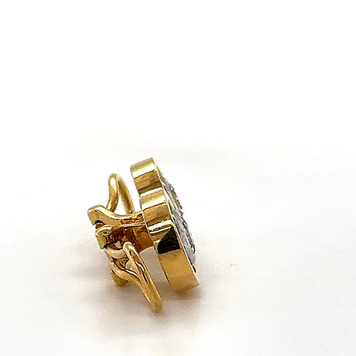 Handgefertigte Ohrringe in 18 Karat Gold mit hochfeinen Brillanten je 0.45 Karat