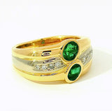 Handgefertigter Ring in 18 Karat Gelbgold mit Smaragden & Brillanten