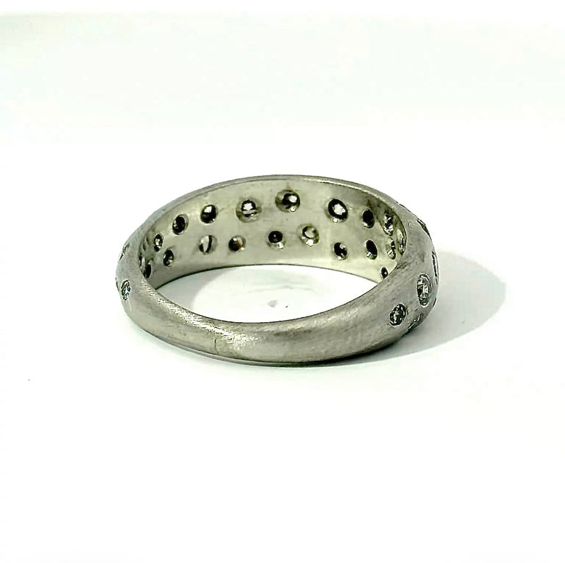 Edler Sternenhimmel-Ring in 14 Karat Weißgold mit Brillanten