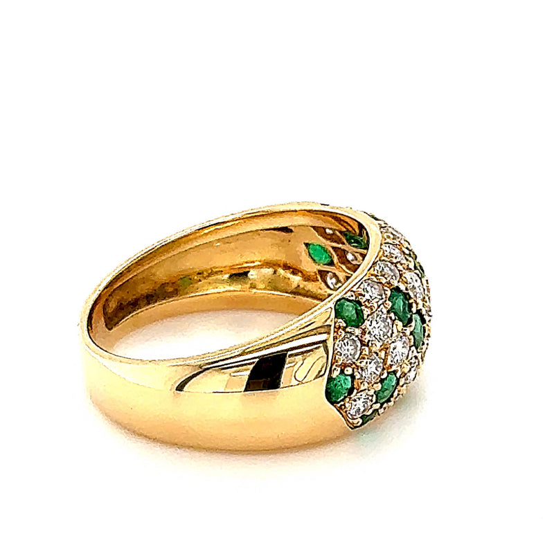 Eleganter Ring in 18 Karat Gelbgold mit leuchtenden Smaragden & Brillanten