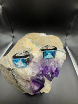 Hochwertige Ohrringe in 18 Karat Weißgold mit Blautopas