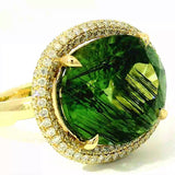 Einmaliger Ring in 14 Karat Gelbgold mit riesigem Peridot & Brillanten