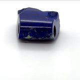 Außergewöhnlicher Lapis-Lazuli in Naturform anpoliert & mattiert mit Öse