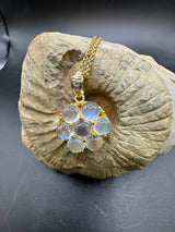 Eleganter Anhänger in 14 Karat Gelbgold mit Mondsteinen & Diamanten