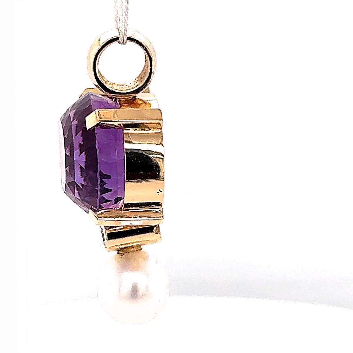Beeindruckender Anhänger in 18 Karat Gelbgold mit feinen Amethyst, Brillant & Südsee-Perle