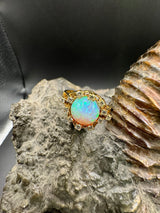 Original Goldbaur Ring in 18 Karat Gelbgold mit feinen Opal & Brillanten