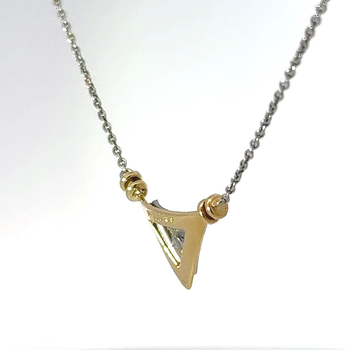 Elegantes Collier in 18 Karat Gelbgold und 950er Platin mit Brillant